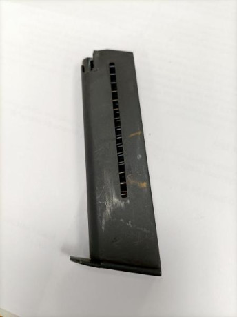 En venta cargador para pistola Astra Constable calibre 9 corto, en perfecto estado de conservación. Precio 02