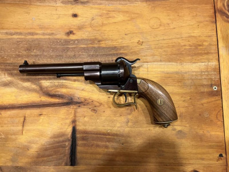 Buenos días foreros.
Llevo tiempo leyendo el foro y no le he quitado ojo a esta sección.

Busco revolver 71