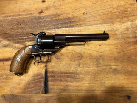 Buenos días foreros.
Llevo tiempo leyendo el foro y no le he quitado ojo a esta sección.

Busco revolver 70