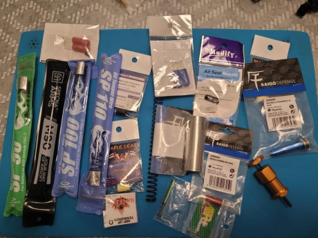 Vendo lote piezas fusil airsorf 35 euros envio incluido o cambio por navaja 00