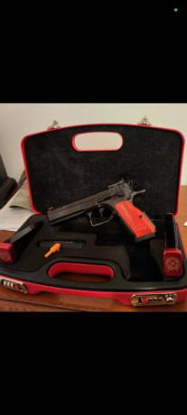 Por cese de actividad pongo en venta mi arma.
 Tanfoglio stock 3 xtremizada. Comprada nueva a Shooting 02