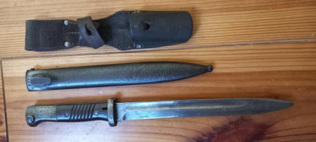 De mi colección una de los bayoneta k98 más buscados.
El sgx44...ya no tenían tornillos en las cachas 02