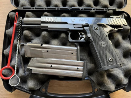 Vendo pistola STI EAGLE de 6 pulgadas con pocos tiros y siempre con munición recargada. Está guiada en 02