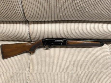 Se vende Breda Mira Cal 12/76.Cañon 66cm.Mecanismo de gas.Incluye Funda y chokes (Cilíndrico) de 5*,2* 12
