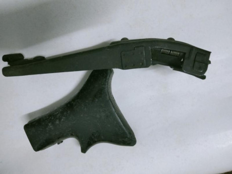 Hola, vendo unas cuantas piezas y complementos de la ametralladora Mg -42

Correa de lona de ultima epoca 10