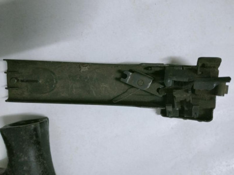 Hola, vendo unas cuantas piezas y complementos de la ametralladora Mg -42

Correa de lona de ultima epoca 21