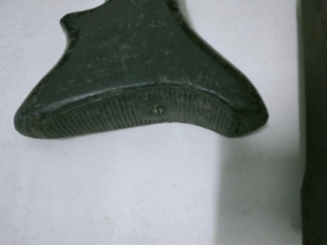 Hola, vendo unas cuantas piezas y complementos de la ametralladora Mg -42

Correa de lona de ultima epoca 31