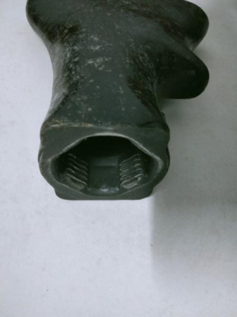 Hola, vendo unas cuantas piezas y complementos de la ametralladora Mg -42

Correa de lona de ultima epoca 30
