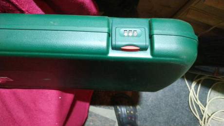 Maleta con cierre numérico para escopeta superpuesta 
Precio 60€
Transporte incluido 01