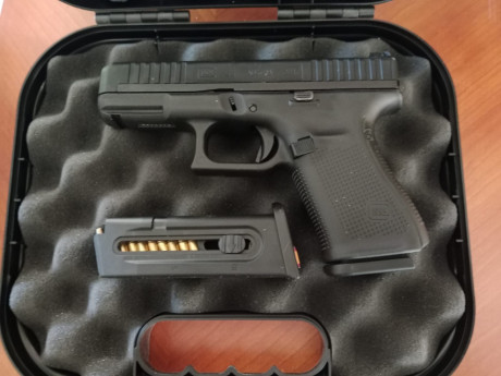 Vendo esta magnífica pistola Glock modelo 44 calibre 22LR  muy nueva, gran calidad y precisión 
Se puede 01