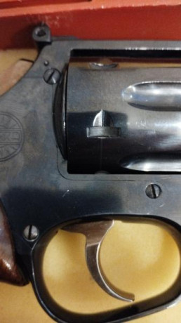 Se venden,una pistola y un revolver  las star del 9 largo de 1937 con dos cargadores casi nueva .muy poco 22