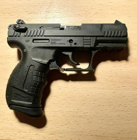 Vendo Walther P22 en perfecto estado. Prácticamente nueva. Maletín original, dos cargadores, herramientas 01