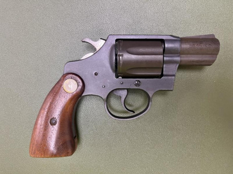 Buenas, un compañero que cuelga uniforme me pregunta si alguno quiere un Colt agent 38 especial. Está 01