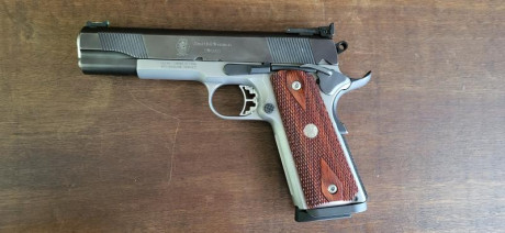 Hola a todos. Estoy buscando una Colt 1911 5" en 45 negra o acero en perfecto estado y precio razonable.Por 70