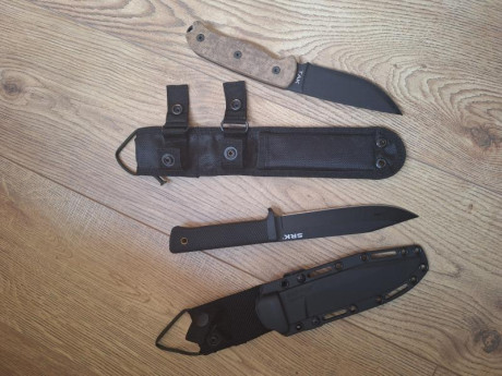 Buenas a todos,

Pongo a la venta este pack compuesto por estos dos cuchillos tacticos/supervivencia

COLD 02