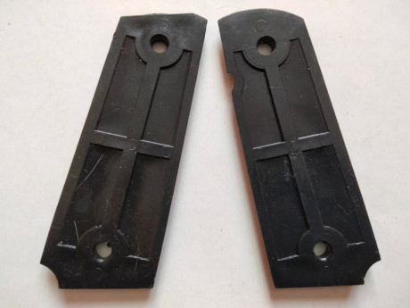 Hola, pongo varios tipos de cachas para las Colt 1911 Y Colt Mustang 380 

aun quedan de las militares 101