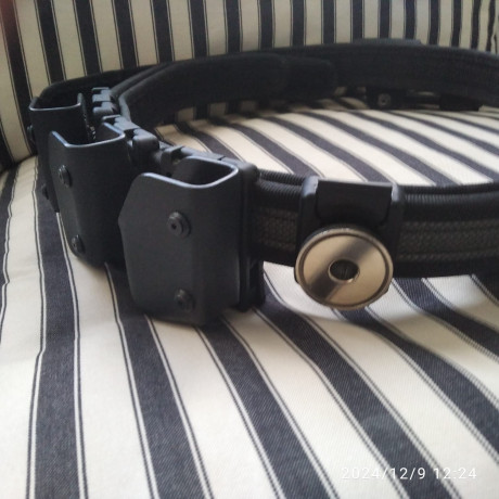 Vendo cinturón Gost, con tres porta cargadores, cargadores y pistolera, todo para pistola SPS Plus 9mm. 21