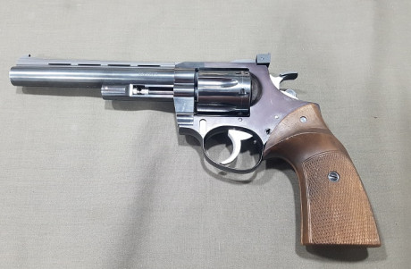 Vendo excelente revolver Korth de 6 pulgadas del cal 22lr por 1300€ transporte incluido.
VENDIDO.
Saludos. 02