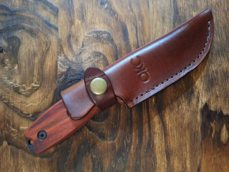 Buenas a todos,

Pongo a la venta este cuchillo marca ONTARIO modelo RAT 3, edición especial con mango 02