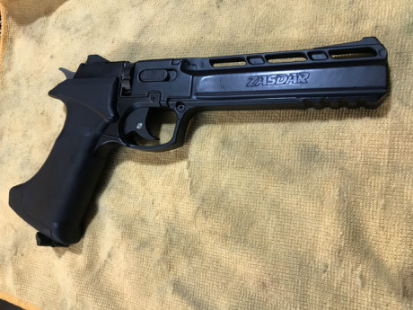 La otra noche, el Gran Espíritu me sugirió que ya iba siendo hora de probar alguna pistola de más nivel 140