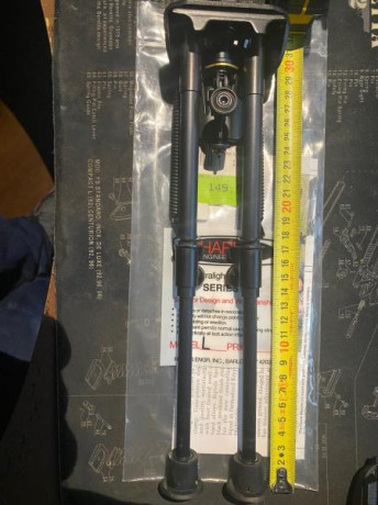 Vendo bípede Harris modelo L cabezal basculante. Se monta a la carabina por la anilla de la correa.
Usado 02