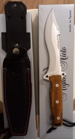 Cuchillo Nieto figther tracker  hoja afalcatada con sierra en acero mova ( molibdeno y vanadio) 17 cm 00