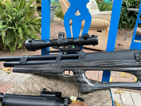 vendo huben k1 semiautomatico calibre 5,5 precio 1300 euros mas envio.
El visor de la foto no esta incluido 02