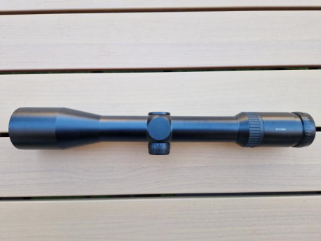 Hola, vendo visor Zeiss Victory 2.5-10×42 en muy buen estado, solo ligeras marcas de anillas. Retícula 11