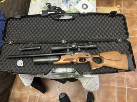 lo dicho la vendo por no utilizar fx crown en muy buen estado con su mira hawke 4-16x50 sf en 1100 con 01