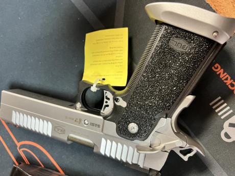 Comprada nueva en marzo 2023 para competir en IPSC. Pero por falta de tiempo e interés, la pistola no 00