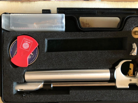Pongo a la venta esta pistola, tiene dos años, se entrega con todo lo que trae cuando se compra en tienda. 00