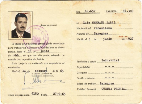  EN RECUERDO Y HOMENAJE A LOS QUE YA NO ESTÁN. 

Si pones en  GOOGLE    PASAPORTES EN LA MEMORIA   da 51