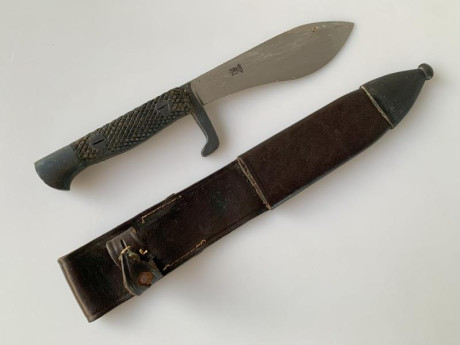 Vendo los siguientes cuchillos:
-cuchillo de monte tropas de montaña y COEs de la Fabrica Nacional de 150