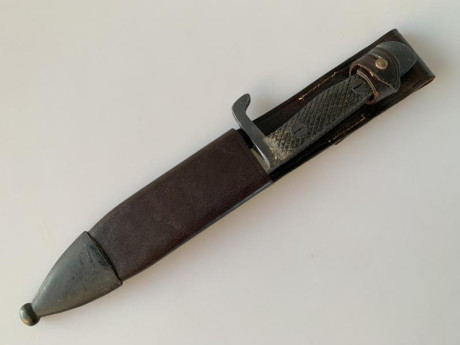 Vendo los siguientes cuchillos:
-cuchillo de monte tropas de montaña y COEs de la Fabrica Nacional de 00