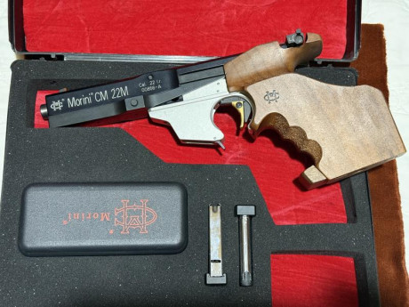 VENDIDA .pistola Morini CM 22M , cal .22LR , en perfecto estado con su estuche . Se encuentra depositada 02