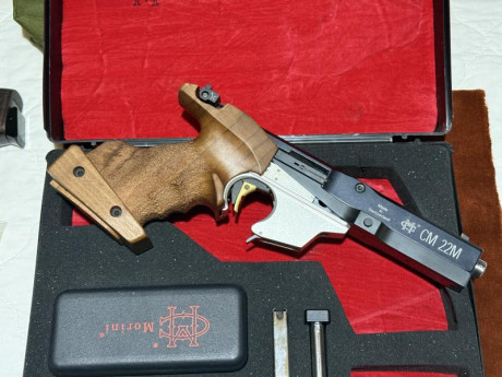 VENDIDA .pistola Morini CM 22M , cal .22LR , en perfecto estado con su estuche . Se encuentra depositada 01