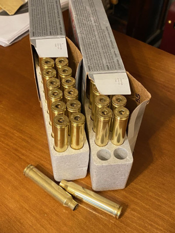 Hola, vendo este lote de 160 vainas del calibre 300WM de la marca Winchester. Estan limpiadas y con piston 02