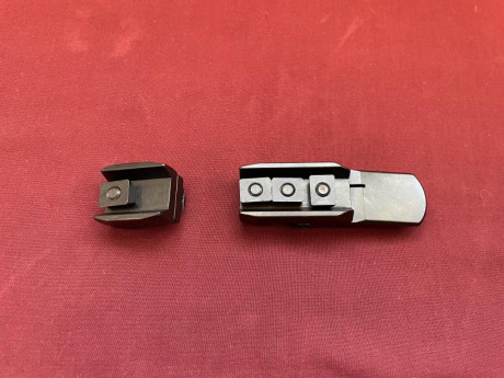 Buenos días,

A la venta pies Apel originales para carril Zeiss moderno. Vienen con marcaje EAW en ma 00