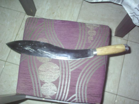 Vendo machete tipo cukri, forjado y templado artesanalmente en fragua con acero de ballesta, mide 58 cm 00