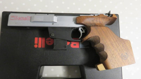 Lo dicho vendo mi pistola BENELLI MP 95E del calibre 32WC con cachas anatómicas talla M/L ya que es ajustable 00