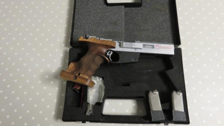 Lo dicho vendo mi pistola BENELLI MP 95E del calibre 32WC con cachas anatómicas talla M/L ya que es ajustable 21