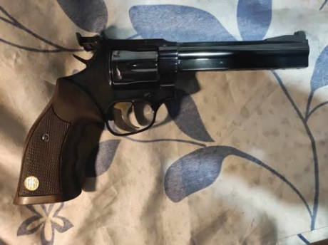 Vendo MANURHIN.MR.38.MATCH. 5'' 3/4 calibre 38 special en maletin original. Cacha anatomica talla M.Buenisimo 01