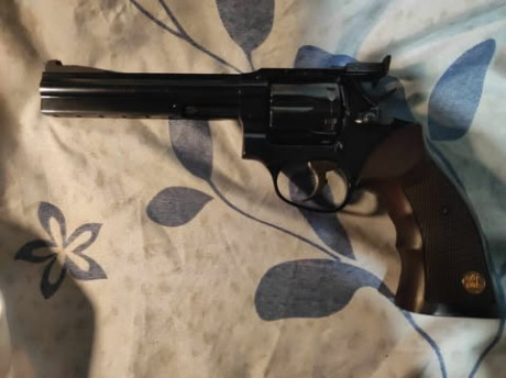 Vendo MANURHIN.MR.38.MATCH. 5'' 3/4 calibre 38 special en maletin original. Cacha anatomica talla M.Buenisimo 00