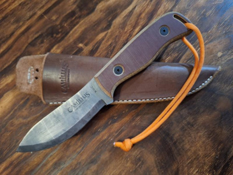 *SE VENDE:* 

Cuchillo marca CAMILLUS modelo Bushcraft, made in USA. 
Usado en buen estado, hoja marcada 00