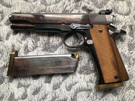Vendo pistola Star Súper B, 9mmP, en perfectísimo estado, con pavón precioso azulalo, perfecta para precisión, 01