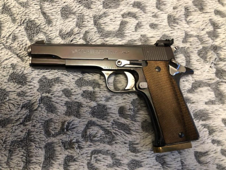 Vendo pistola Star Súper B, 9mmP, en perfectísimo estado, con pavón precioso azulalo, perfecta para precisión, 10