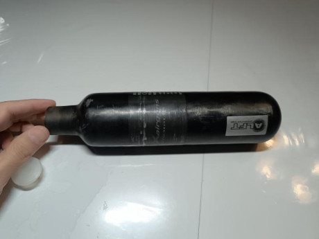 Vendo botella FX de 480cc, se puede llenar a 300 bares. Está ligeramente marcada al quitar la válvula 02