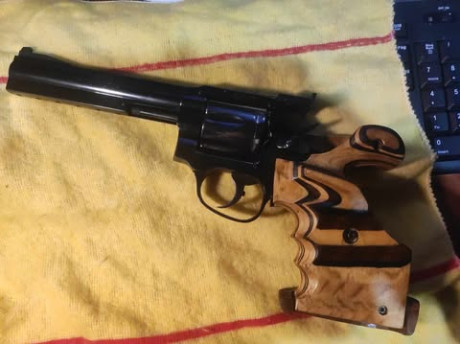 Vendo MANURHIN.MR.38.MATCH. 5'' 3/4 calibre 38 special en maletin original. Cacha anatomica talla M.Buenisimo 12