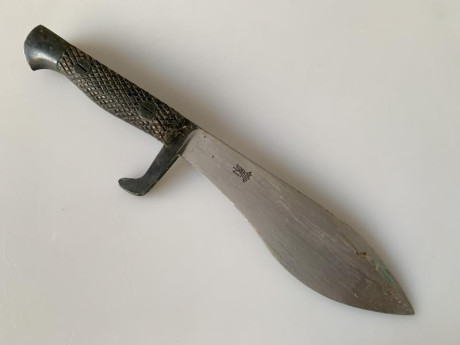 Vendo los siguientes cuchillos:
-cuchillo de monte tropas de montaña y COEs de la Fabrica Nacional de 162