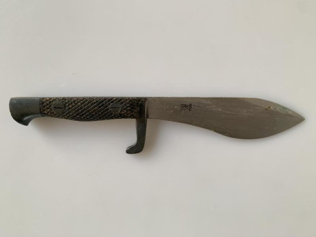 Vendo los siguientes cuchillos:
-cuchillo de monte tropas de montaña y COEs de la Fabrica Nacional de 161